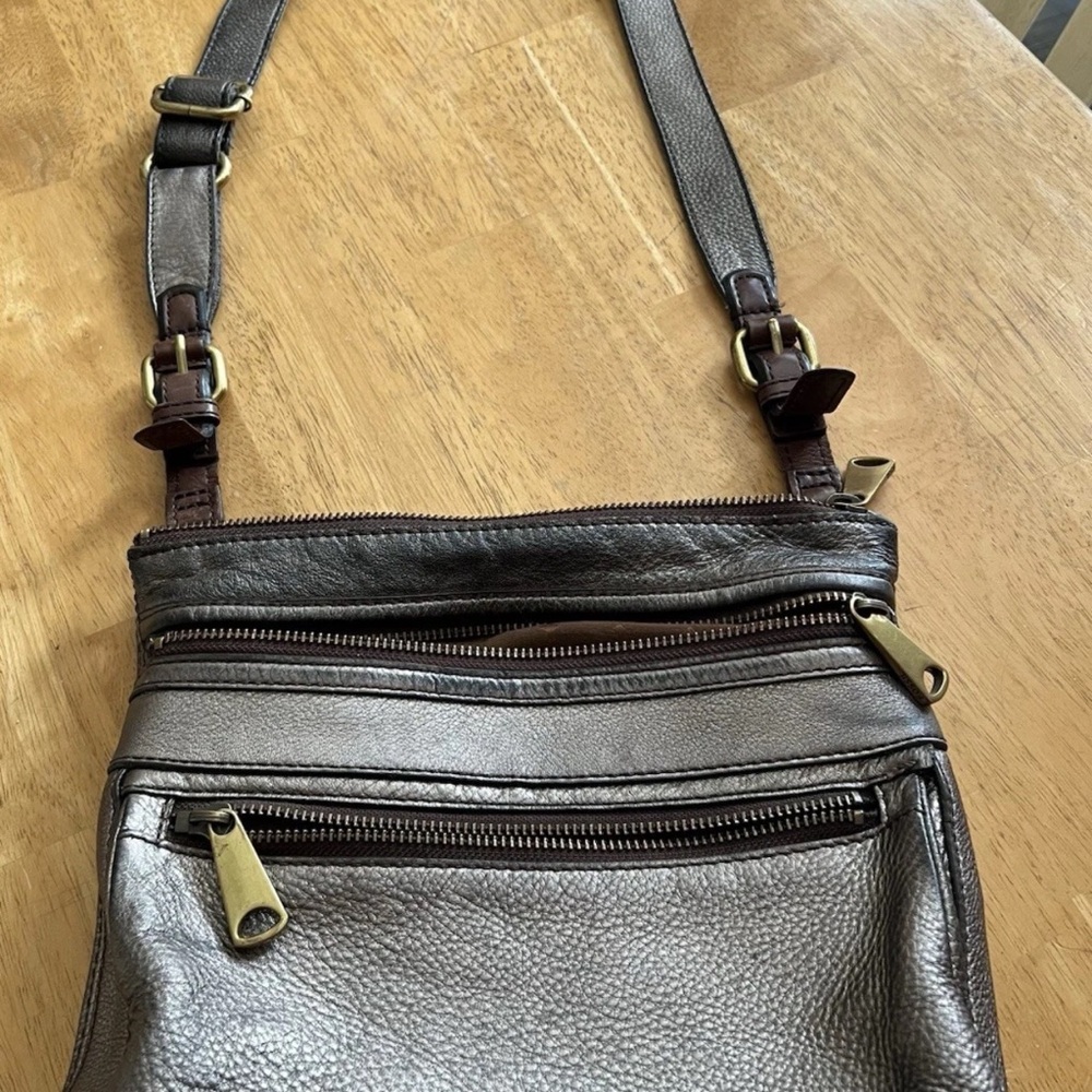 Vintage Fossil Silver/Gunmetal/Pewter Leather Crossbody Bag